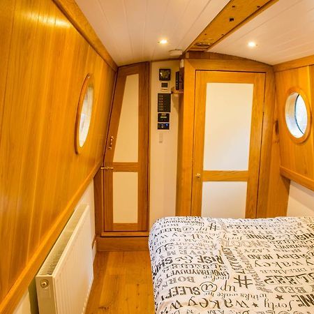 Hotel Narrowboat Puzzle à Ely Extérieur photo