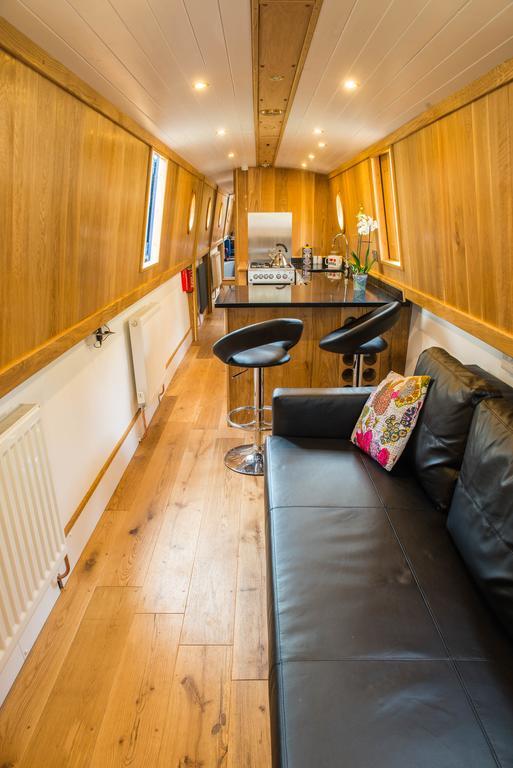 Hotel Narrowboat Puzzle à Ely Extérieur photo