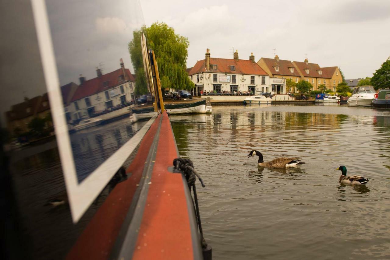 Hotel Narrowboat Puzzle à Ely Extérieur photo